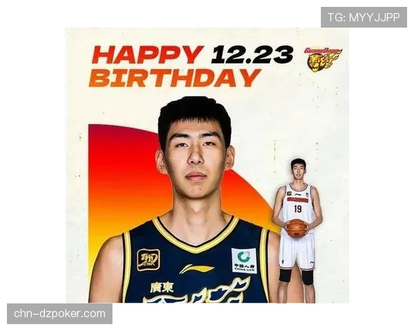 特写:老将易建联现身广东队训练馆,指导年轻内线球员徐昕 特写:老将易建联现身广东队训练馆,指导年轻内线球员徐昕